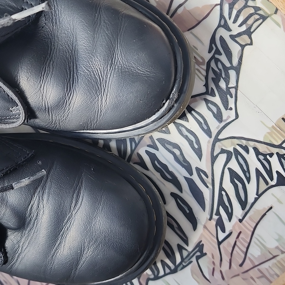 Dr Martens 1461 3-Eye Gibson Flat Shoes - Picture 2 of 5